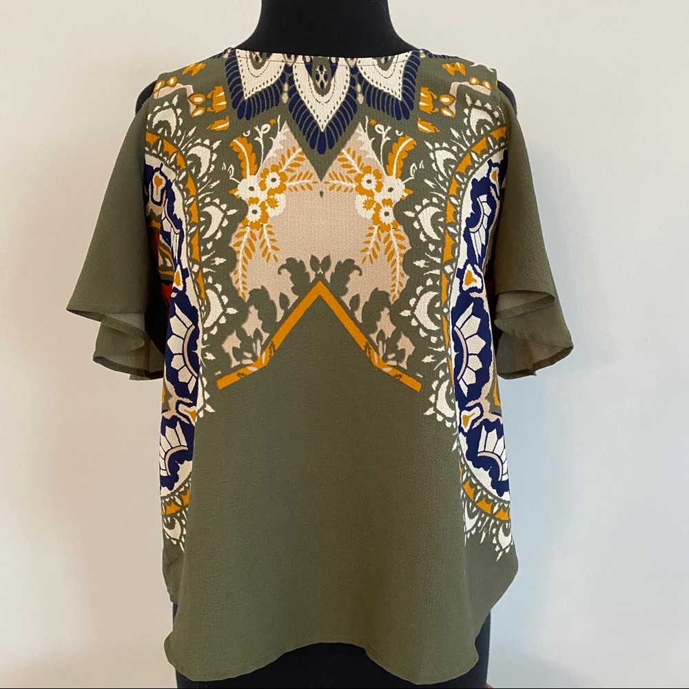 green blouse with shoulder cut-outs woman’s small